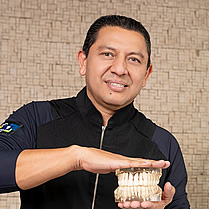 Henry Olivera Lopéz